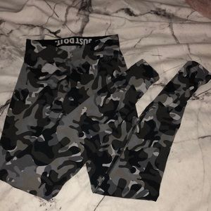 Nike camo leggings